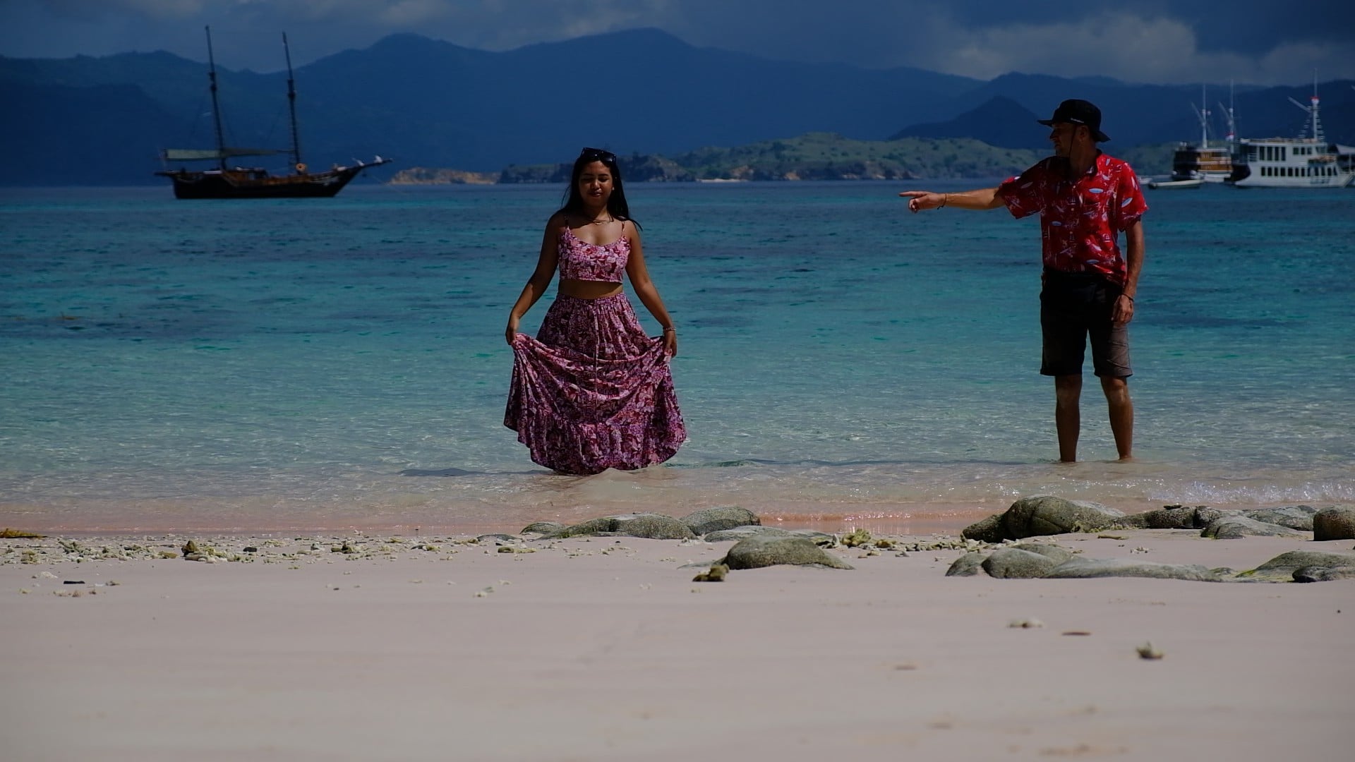 Bali Komodo Island Tour, Indonesia boat trip adventure | Pink Beach sailing