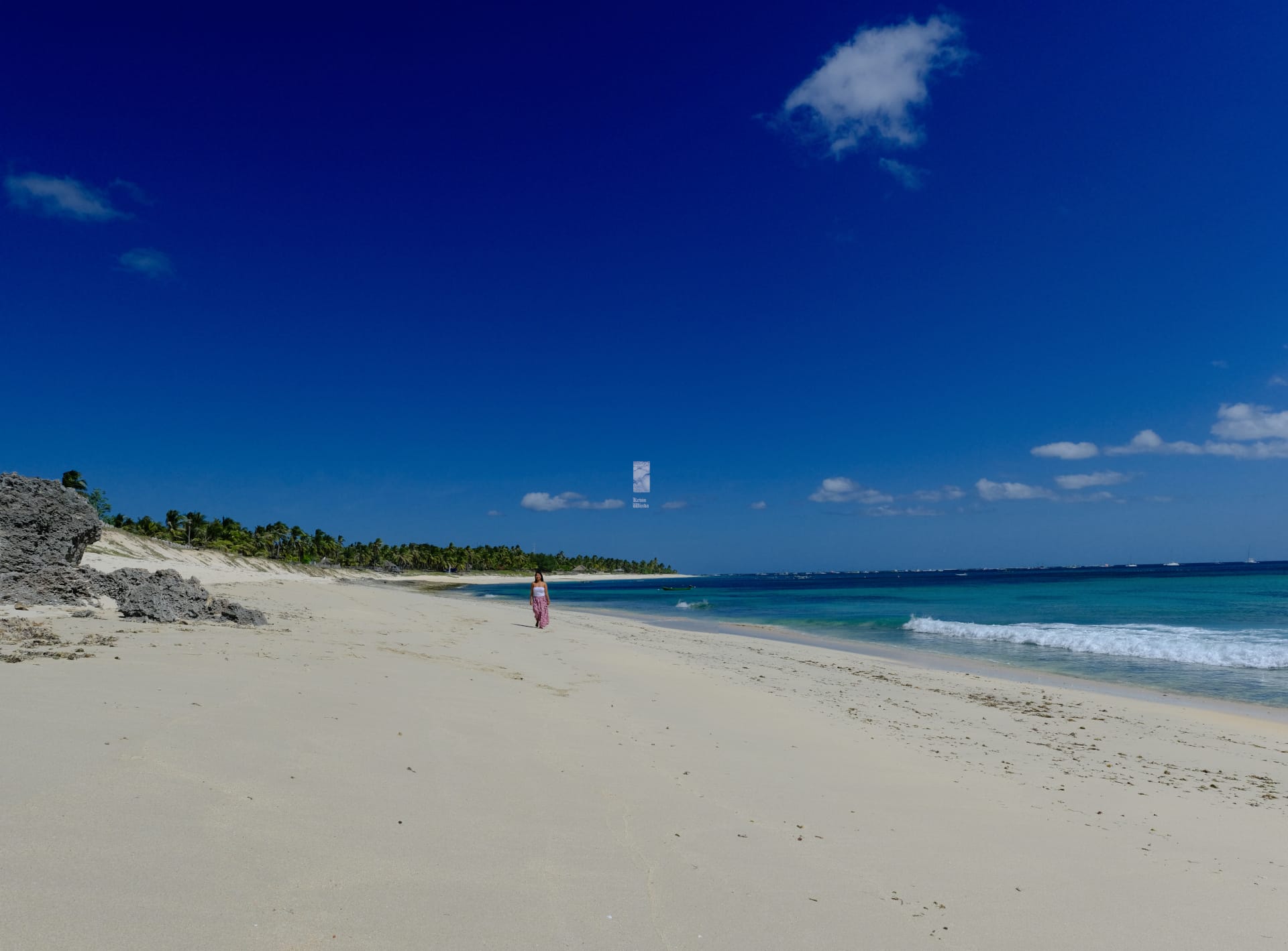 Tropical White Sand Beach Wellness Photo Download (52.7MP)
