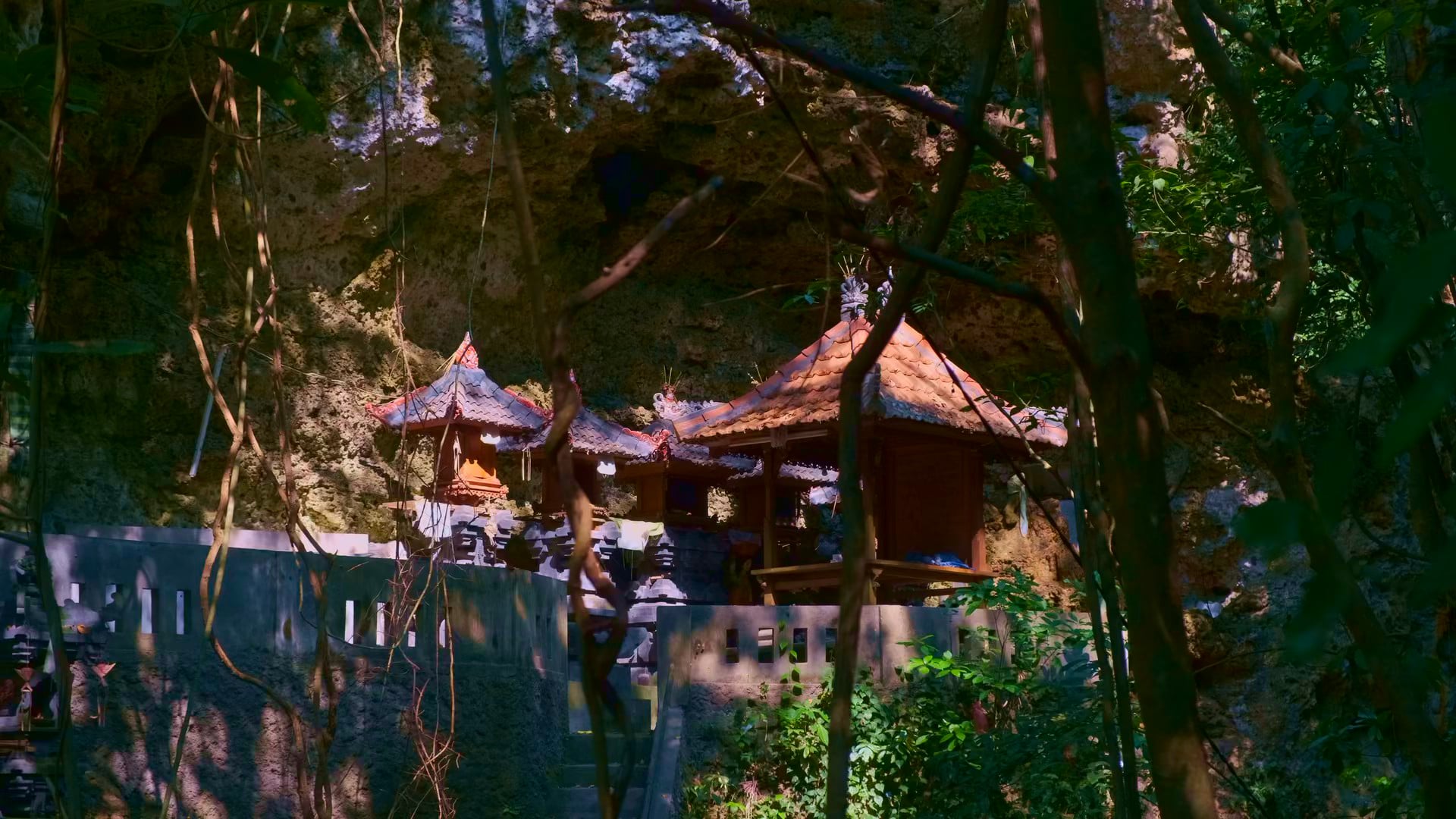 Uluwatu Temple on a Cliff – Bali Temples, Balinese Hindu