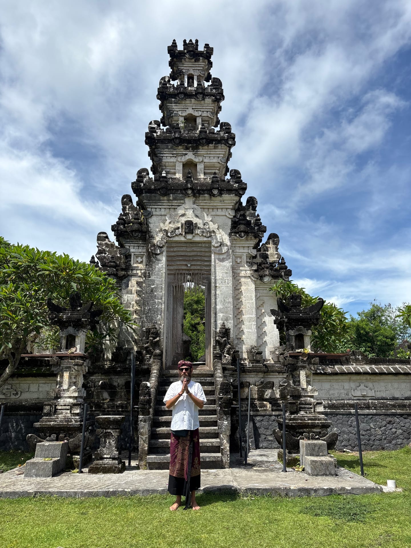 Science Behind Coastal Ocean Meditation - Bali Hindu Temple Uluwatu - Wellness Travel Academy Kevin Winda