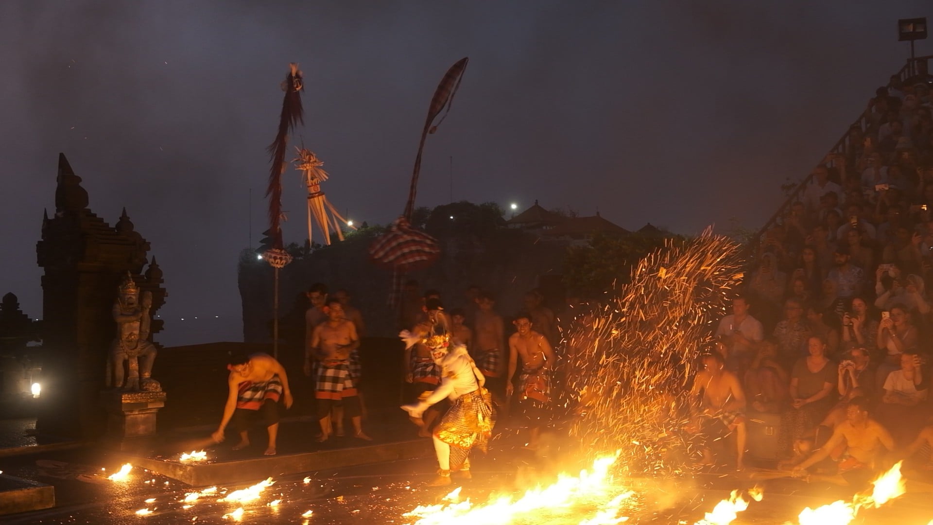 Uluwatu Temple, Pura Luhur Uluwatu Kecak Dance