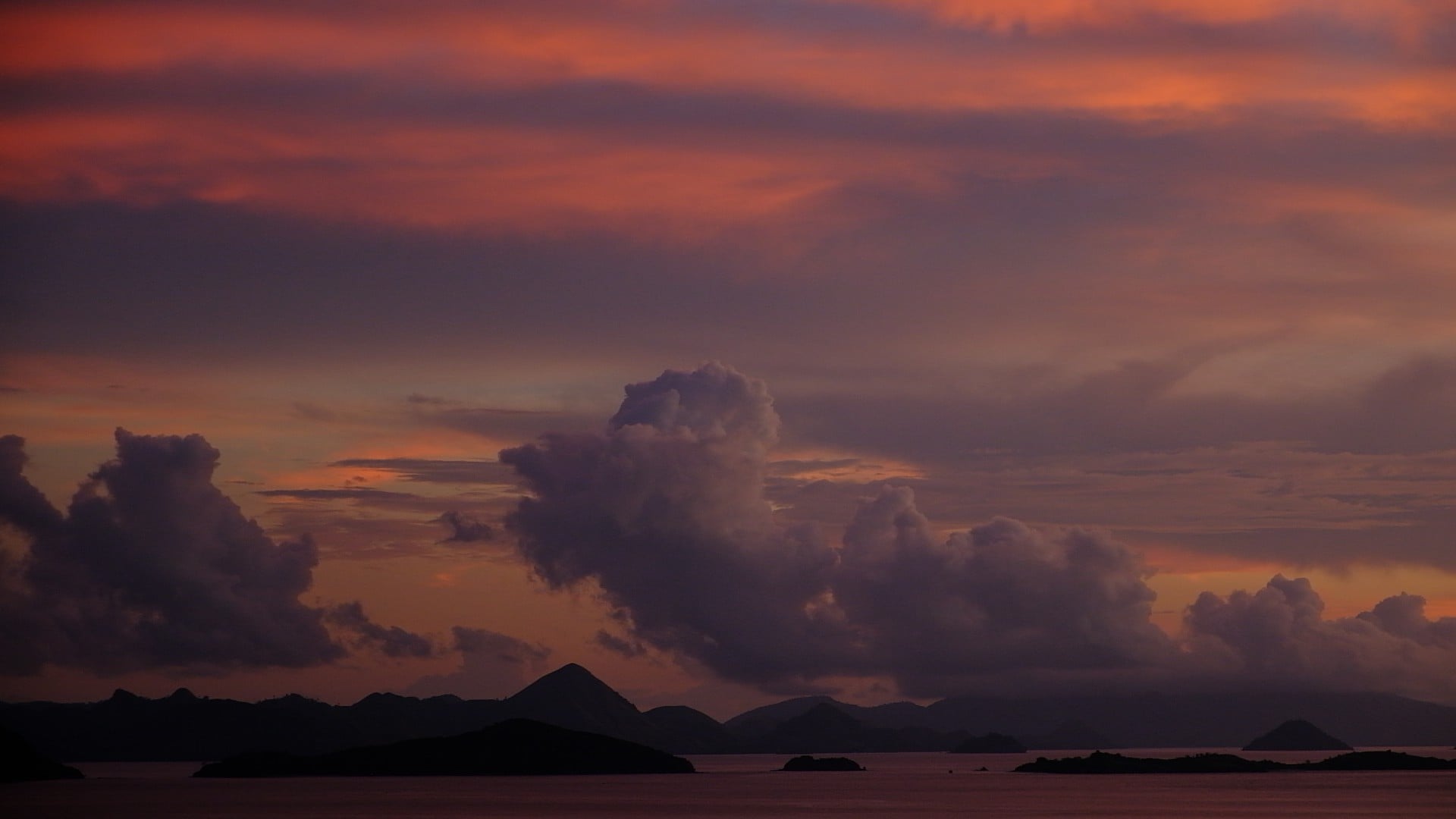 Bali - Komodo Tour, Labuan Bajo Boat Trip, Sailing. Wills Hills, Rinca view, shot0071 | Kevin Winda