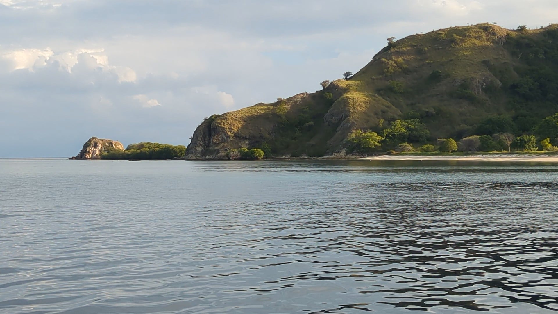 Kanawa Island, Indonesia photography, sailing boat tour
